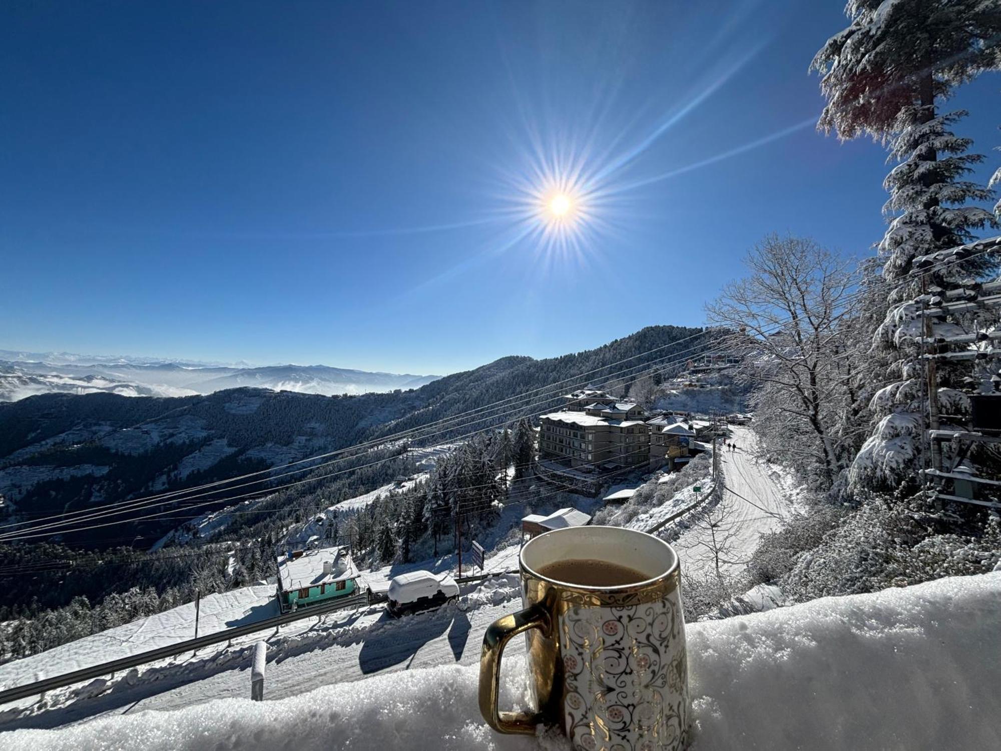 ホテル Treebo Shimla Ayurvedic Retreat クフリ エクステリア 写真