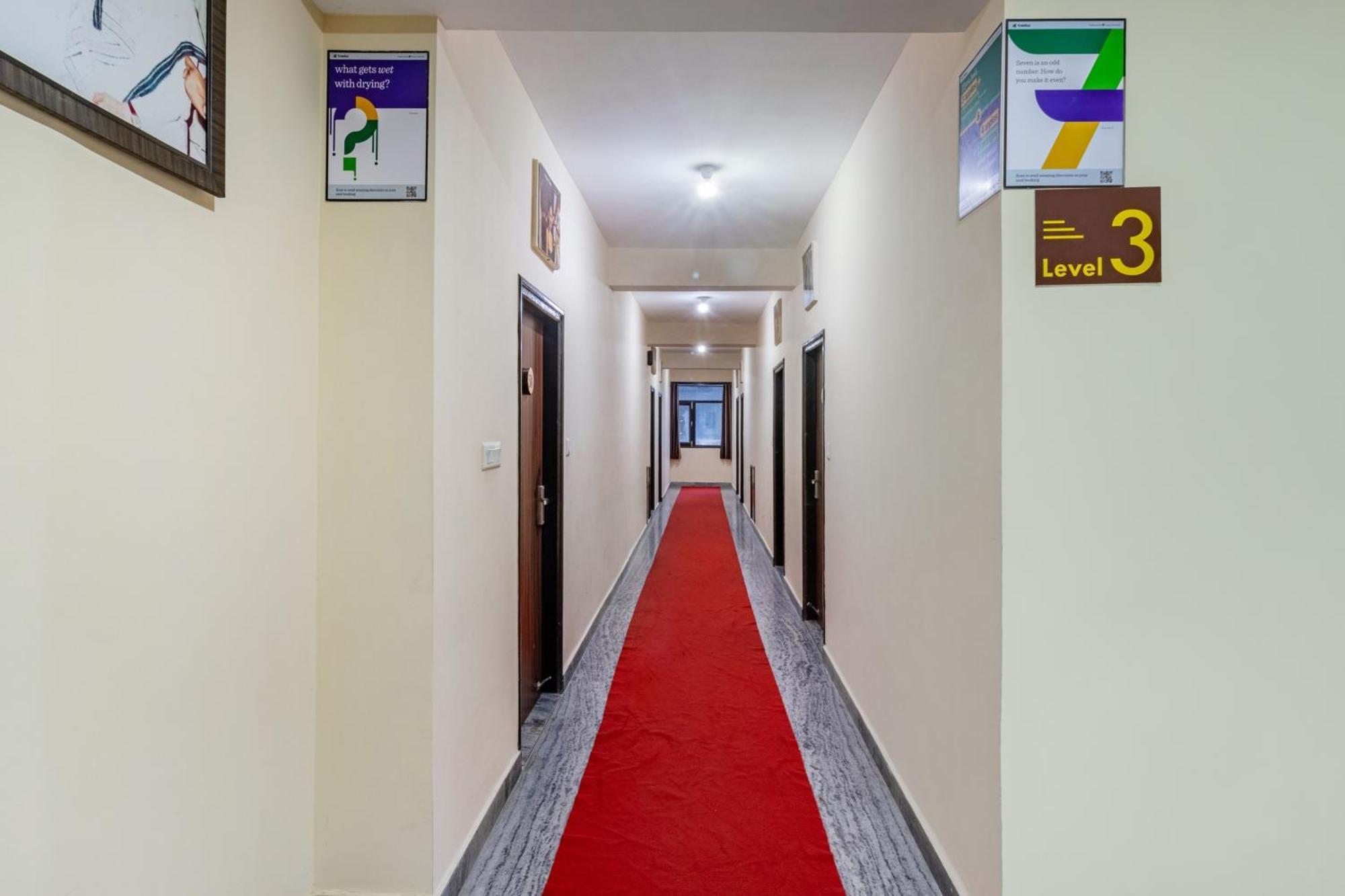 ホテル Treebo Shimla Ayurvedic Retreat クフリ エクステリア 写真