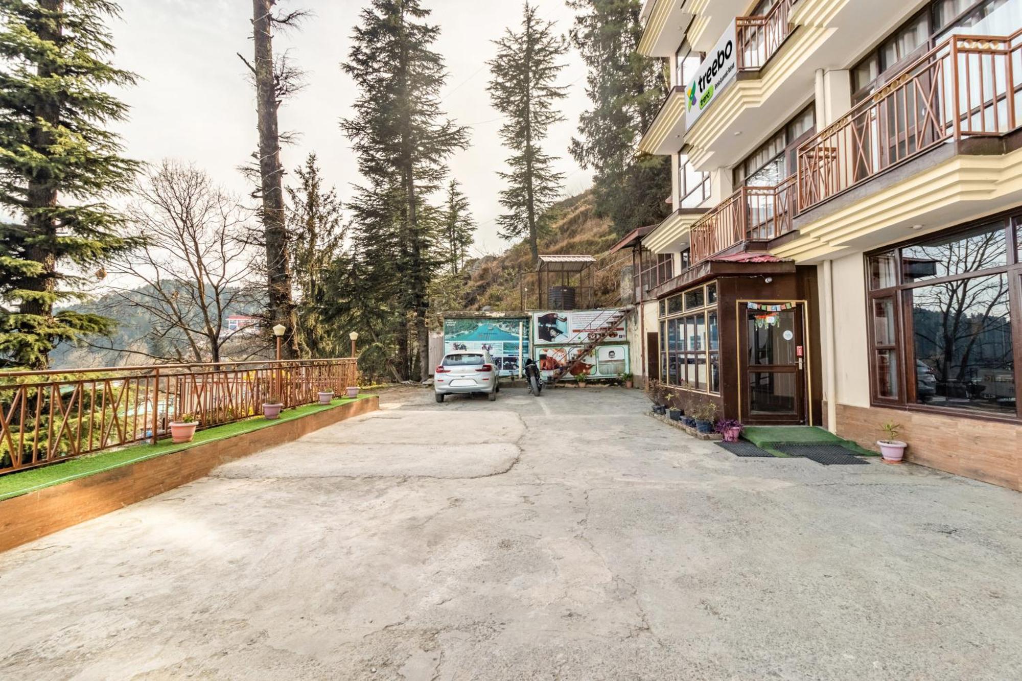 ホテル Treebo Shimla Ayurvedic Retreat クフリ エクステリア 写真