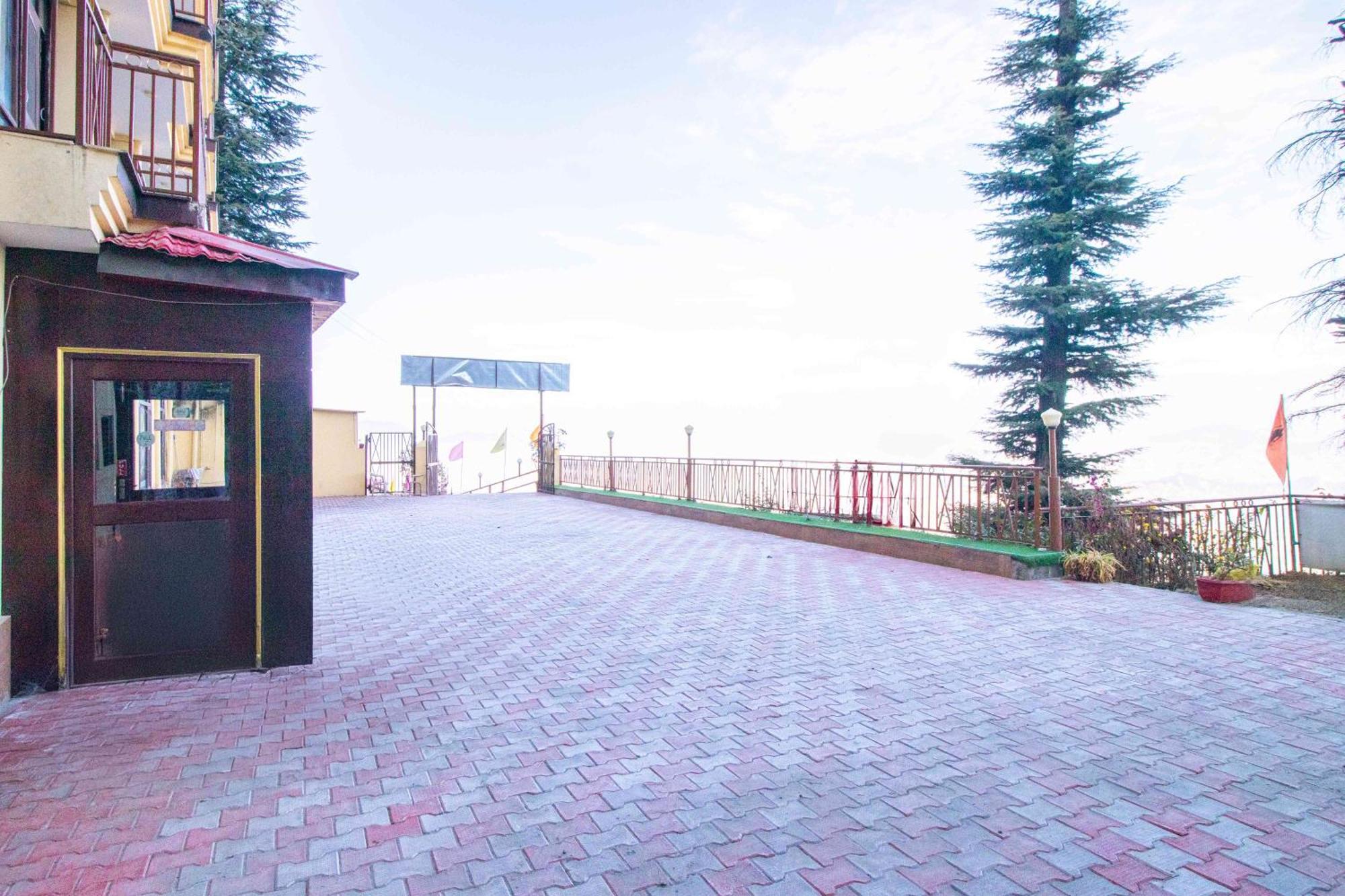 ホテル Treebo Shimla Ayurvedic Retreat クフリ エクステリア 写真