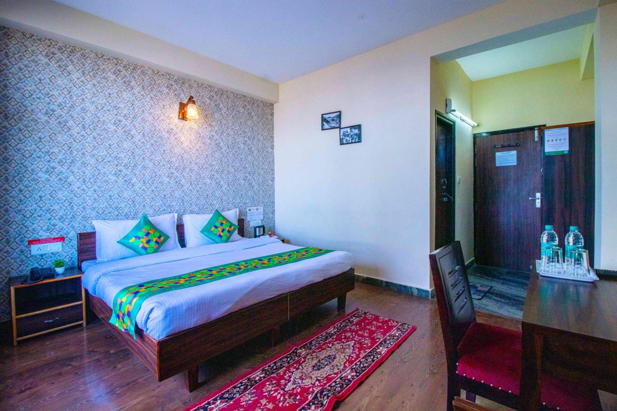 ホテル Treebo Shimla Ayurvedic Retreat クフリ エクステリア 写真