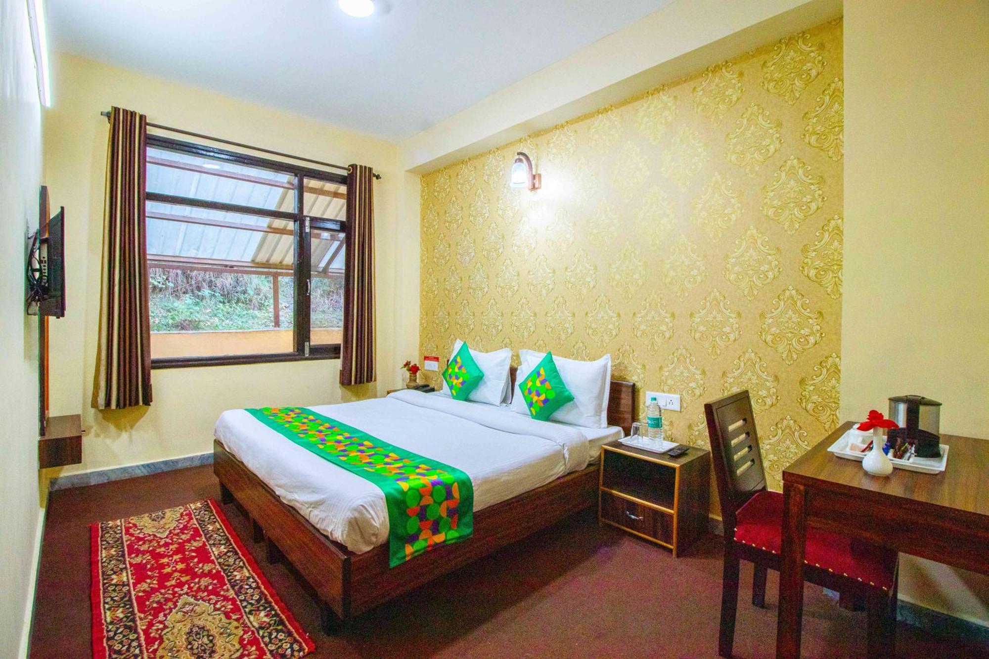 ホテル Treebo Shimla Ayurvedic Retreat クフリ エクステリア 写真