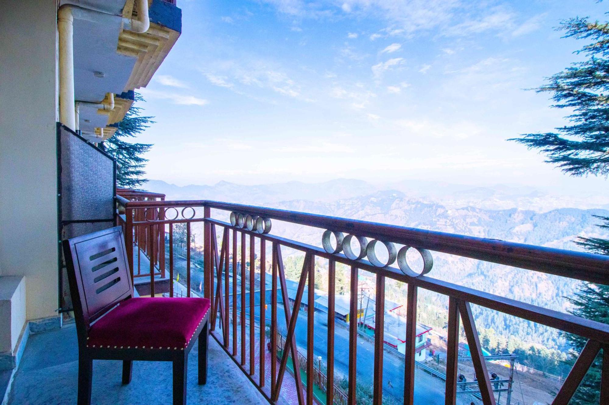 ホテル Treebo Shimla Ayurvedic Retreat クフリ エクステリア 写真