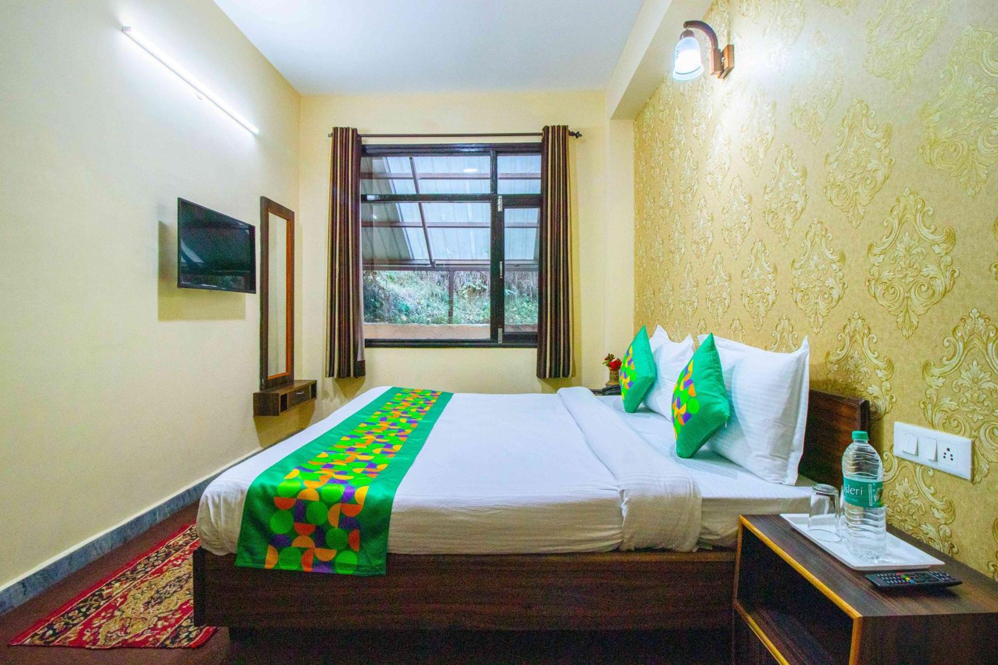 ホテル Treebo Shimla Ayurvedic Retreat クフリ エクステリア 写真